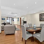 Luxury 110m From The Sea, Balluta Bay, شقة *