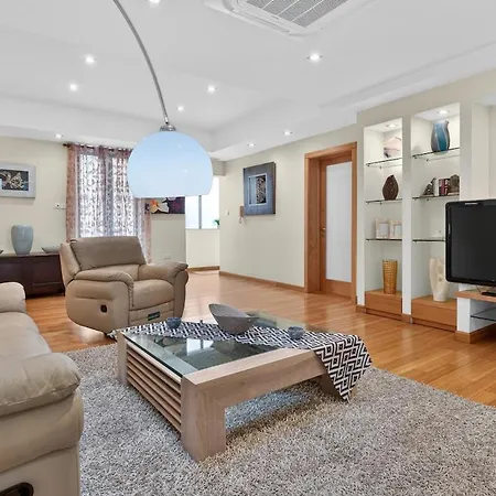 Luxury 110m From The Sea, Balluta Bay, *