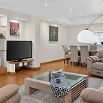 Luxury 110m From The Sea, Balluta Bay, 아파트 *