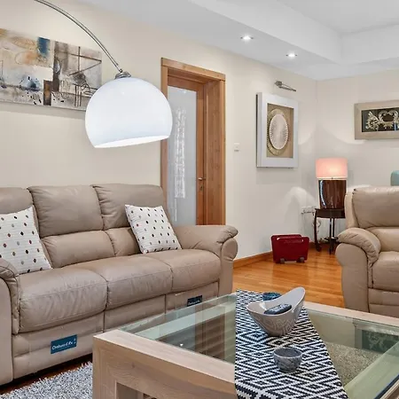 Luxury 110m From The Sea, Balluta Bay, *