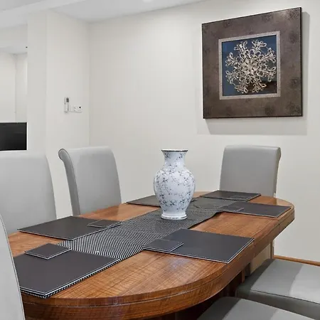 Luxury 110m From The Sea, Balluta Bay, Apartman