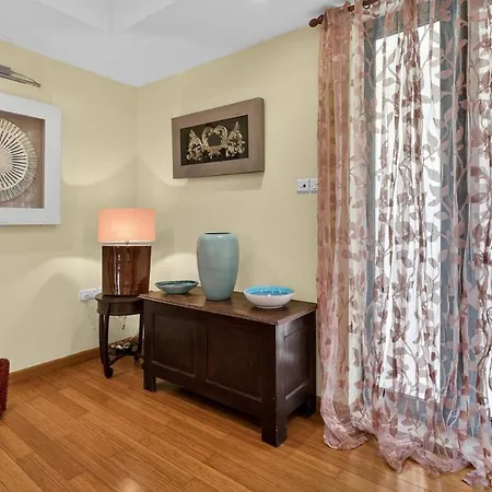 Luxury 110m From The Sea, Balluta Bay, Apartament