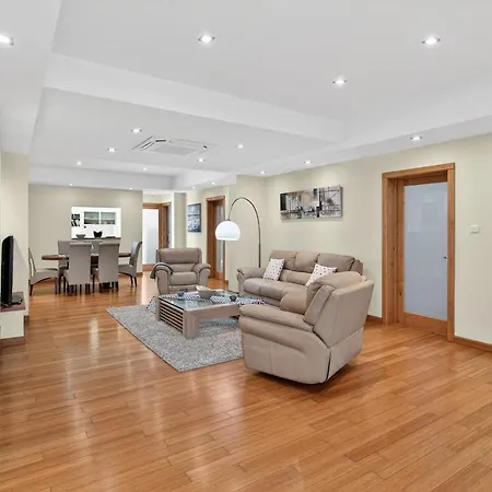 Luxury 110m From The Sea, Balluta Bay,